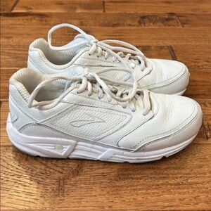Brooks Addiction Walker Cushioned Running Walking Shoes White Leather 7 Wide